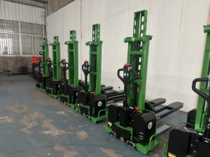 รถยกไฟฟ้าแบบพกพา WELIFTRICH 48V 1 ตัน ยกขึ้นเองได้ พร้อมแบตเตอรี่ลิเธียม-ไอออน และยางโพลียูรีเทน - Product Image 3
