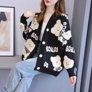 <span class=keywords><strong>Pull</strong></span> en acrylique pour femme avec boutons motif ours de dessin animé style coréen, nouvelle collection automne-hiver 2026, coupe ample, décontracté, tendance et à la mode - Product Image 4