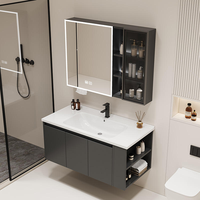 สีเทาเข้ม