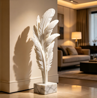 Grande sculpture d'art en plumes de luxe léger pour salon, mobilier de réception, décoration de bureau et porche