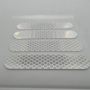 Autocollant de sécurité rétro-réfléchissant microprismatique personnalisé, lumineux, imperméable, amovible et auto-adhésif pour fenêtre de voiture - Product Image 5