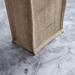 <span class=keywords><strong>Bolsa</strong></span> de botella de vino de yute de arpillera Premium con asas de algodón suave duradero Patrón de letras <span class=keywords><strong>Bolsa</strong></span> de embalaje de regalo de vino - Product Image 5