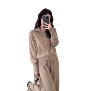 Completo Sportivo da Donna Americano alla Moda con Maglione a Maniche Lunghe con Doppia Cerniera e Pantaloni Casual - Product Image 2