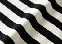 Robe T-shirt décontractée pour femme en jersey uni noir et blanc, teint en fil, coupe trapèze, respirante, en coton de qualité écologique, idéale pour le printemps