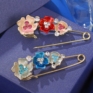 Broche de Flor con Pedrería de Aleación de Zinc para Mujer, Pin de Moda, Regalo, 7.5*2cm - Product Image 3
