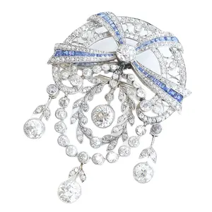 Fashion jewelry Elegant sapphire and diamond brooch for women.