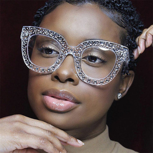 Gafas de Sol Cuadradas de Gran Tamaño con Estrella de Cinco Puntas Deslumbrante para Mujer, Gafas de Sol Brillantes, Coloridas, Transparentes y con Diamantes Brillantes - Product Image 3