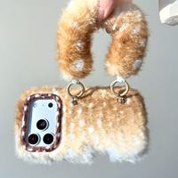 Coque de téléphone en peluche à motif cerf avec dragonne en peluche, style esthétique mignon pour iPhone 16 Pro 13 14 15 17 18 Pro Max PC