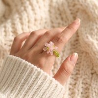 YEHHY Süßer Blumen-Reisperlen-Elastikring Bunter Kleiner Blumen-Verstellbarer Perlenring Vielseitiges Accessoire Großhandel