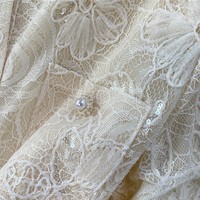 Ensemble deux pièces pour femme : Haut à sequins et perles en dentelle avec péplum et jupe longue plissée en maille élégante, tenue de mondaine pour l'église ou les soirées