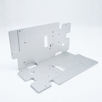 Plaque de refroidissement liquide sur mesure de grande taille, échangeur de chaleur à ailettes en aluminium brasé pour le refroidissement des systèmes de stockage d'énergie