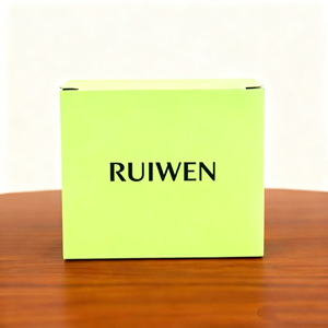 Carpeta Personalizada de Materiales Reciclados con Recubrimiento UV para Perfumes y Auriculares de Alta Gama, con Grabado en Relieve y Doble Inserto - Product Image 1