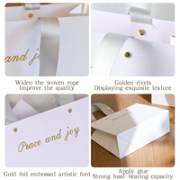 Sacs cadeaux de mariage de luxe en papier kraft blanc mat faits à la main, écologiques, avec logo personnalisé et poignée en ruban