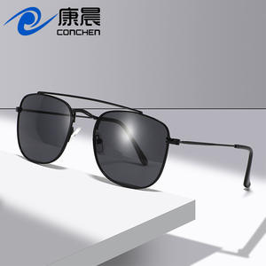 Gafas de sol polarizadas para hombre, montura ovalada de metal, protección UV400 para conducir y actividades al aire libre, lentes TAC negras - Product Image 3