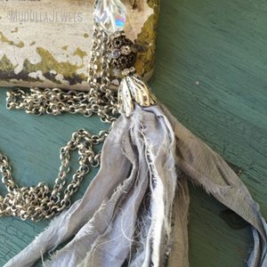 NM11402时尚纱丽丝绸流苏项链波西米亚帽流苏镀银系链项链女性2种颜色可供选择 - Product Image 4