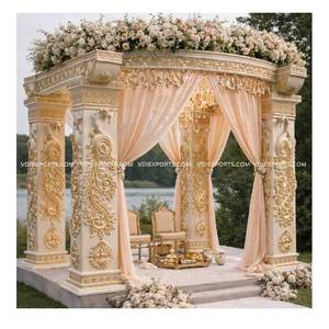 Mandap de luxe sculpté en forme de paon, piliers classiques pour l'aménagement de mariages indiens en destination - Product Image 1