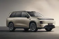 Leapmotor C16 2026, SUV Familiar |   630 km de autonomía en modo eléctrico / 1230 km de autonomía en modo híbrido |   Carga de 800V 3C |   LiDAR |   17.3 pulgadas 3K