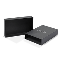 Boîte cadeau de luxe personnalisée pour cravate avec pelliculage mat, gaufrage et doublure en éponge pour ensemble cravate, nœud papillon et cravate de costume en soie pour homme