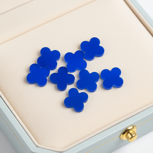 Zircone bleue en forme de biplane à quatre feuilles naturelle, agate bleue, peut être utilisée pour la fabrication de bijoux, zircone bleue en forme de biplane de haute qualité, personnalisable - Product Image 1