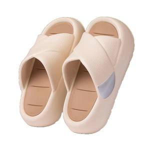 Pantoufles d'intérieur élégantes et simples noires à talon de 3 cm pour adultes, idéales pour la salle de bain et la douche, utilisables en toutes saisons - Product Image 2