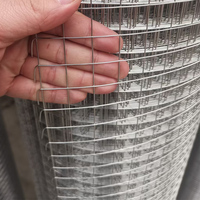 Rouleau de treillis métallique soudé haute performance pour la sécurité des périmètres de propriétés et la protection des installations publiques extérieures en zone urbaine