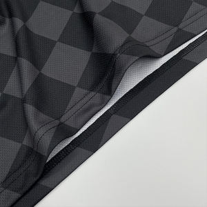 Maillot de football personnalisé à motif de diamant Chemise de football rétro de rue avec impression par sublimation - Product Image 6