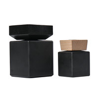 Bouteille diffuseur de parfum en verre vide carrée de 50 ml, 100 ml, 200 ml, 500 ml avec bouchon en bois noir pour la maison