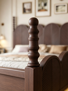 Cadre de lit en bois traditionnel, taille king, tête de lit capitonnée avec design arqué et finition foncée - Product Image 5