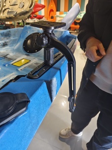 Soporte universal ajustable para buscador de peces Kayak con brazo oscilante, soporte para buscador de profundidad para 1 persona, placa de montaje de transductor de Kayak - Product Image 4