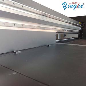 Impresora UV Plana Híbrida Multifuncional Yinghe 1801 Tipo Banda para Impresión Publicitaria y Procesamiento de Películas Blandas para Cajas de Luz - Product Image 5