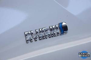Meilleur prix pour voitures d'occasion en cuir à propulsion arrière avec régulateur de vitesse adaptatif pour Prius Prime XLE 4 portes à hayon à vendre - Product Image 4