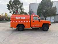 Nouveau camion de pompiers diesel 4x4, petit camion de pompiers municipal, camion de pompiers forestier, réservoir d'eau de 1700 litres, pompier