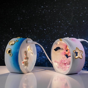 Artesanías creativas de resina, decoraciones de astronauta para sala de estar, artículos decorativos de escritorio de resina de animales creativos y bonitos - Product Image 6