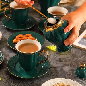 Nouveaux services à café et à thé de style anglais de luxe, couleur verte, peints en or - Product Image 4