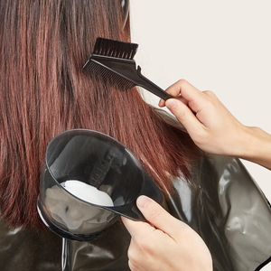 Ensemble d'outils de coiffure Playboy, 6 pièces, brosse à teinture, peigne, bol, cape, kit pour usage domestique et en salon - Product Image 3