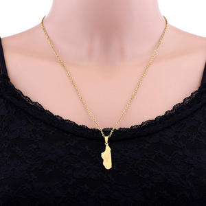 Colliers Chaîne <span class=keywords><strong>Carte</strong></span> de Madagascar en Acier Inoxydable Argent Plaqué <span class=keywords><strong>Or</strong></span> 18K, Collier Pendentif <span class=keywords><strong>Carte</strong></span> et Drapeau National de Madagascar - Product Image 5