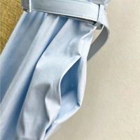 Robe d'été pour femme de haute qualité à col carré et dos nu, taille ajustée, style minimaliste, idéale pour la plage et le bureau