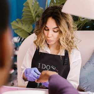 Tablier de beauté et de coiffure haut de gamme, personnalisé, uni, imperméable, noir, à longue sangle, pour artiste des ongles, de qualité supérieure, style américain - Product Image 5