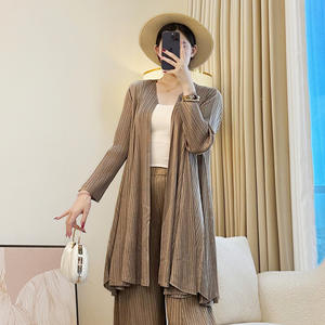 เสื้อเบลเซอร์แขนยาวทรงพลีทเรียบหรู ระบายอากาศได้ดี เป็นมิตรกับสิ่งแวดล้อม ไม่หดตัว สำหรับผู้หญิงไซส์พลัส แฟชั่นชุดทำงาน 100% - Product Image 1