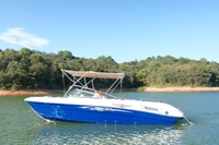 Bateau à grande vitesse avec évier, auvent bimini, coque en FRP en V profond, yacht sportif pour 8 personnes, idéal pour les fêtes en famille, les vacances et la pêche