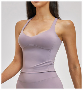 Débardeur de sport personnalisé avec logo, coupe ajustée, respirant, effet seconde peau, col en V, bretelles croisées, pour yoga et fitness - Product Image 4