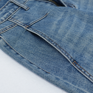 Jeans rétro <span class=keywords><strong>pour</strong></span> femmes avec détails de coutures |   Pantalon en <span class=keywords><strong>jean</strong></span> court taille haute avec détails de coutures rétro et jambes larges - Product Image 5