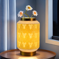 Lanterne de table LED en céramique 3000K blanc chaud, forme carrée, design moderne, à brancher pour chambre et décoration de mariage