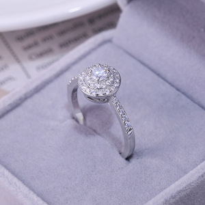 Anello a Doppio Strato con Cristalli Incastonati per Donne, Elegante Accessorio Minimalista per Uso Quotidiano e Feste - Product Image 3