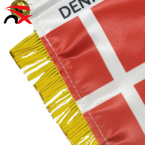 Venta caliente personalizado mundo país <span class=keywords><strong>bandera</strong></span> banderín <span class=keywords><strong>bandera</strong></span> 3*5 pulgadas Dinamarca <span class=keywords><strong>bandera</strong></span> <span class=keywords><strong>danesa</strong></span> pequeña ventana coche colgante dorado Fringy Banner - Product Image 5