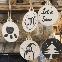 Vente en gros Petit bois Love Europe Pin sculpté Impression personnalisée Ornements de Noël Décorations Objets décoratifs
