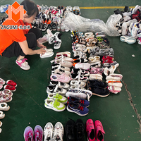 Zagumi Fournisseur en Gros de Chaussures : Lot de Stock de Baskets Décontractées et de Chaussures de Sport pour Hommes