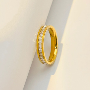 Vente Directe d'Usine en Promotion Bague en Acier Inoxydable et Titane Plaqué Or 18K avec Zircon Rond Diamant Bijoux Tendance - Product Image 4