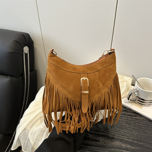 Borsa a <span class=keywords><strong>Tracolla</strong></span> da Donna Popolare di Quest'Anno con Nappe, Nuova Collezione Primavera 2025, Stile Retrò e Finitura Opaca - Product Image 2