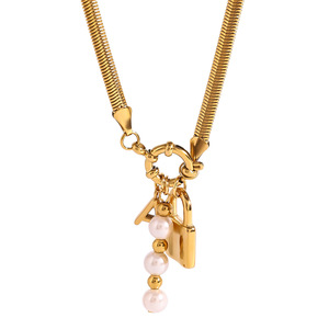 Collier avec pendentif lettre en perle en acier inoxydable avec breloque en forme de cadenas, bijoux tendance couleur or, cadeau - Product Image 4